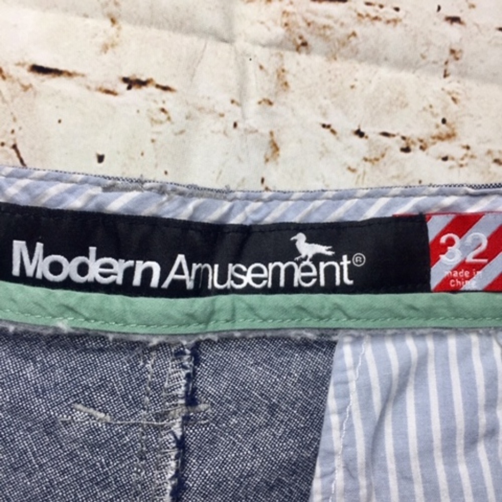 MODERN AMUSEMENT CASUAL SHORTS - Picture 4 of 6